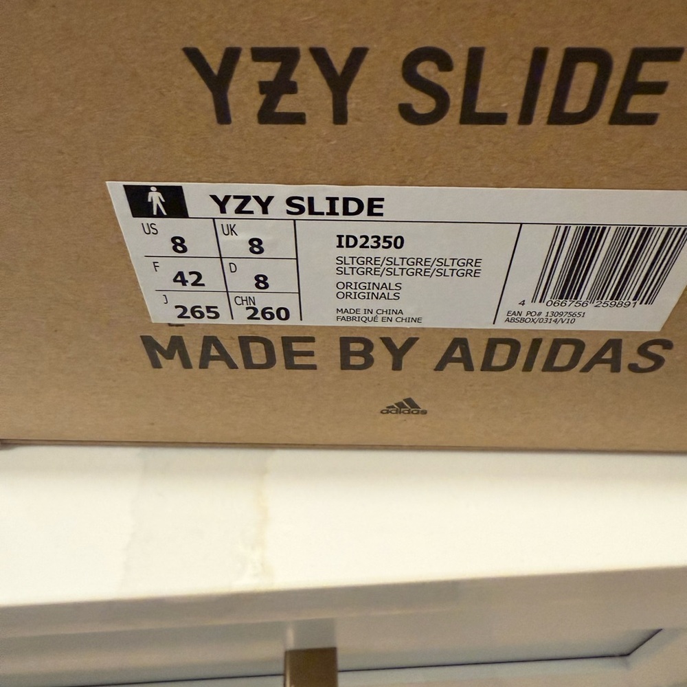 Yeezy slides size 8 dark gray - Picture 2 of 5
